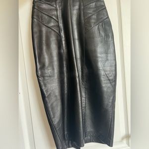 Danier Leather Pencil skirt size 2